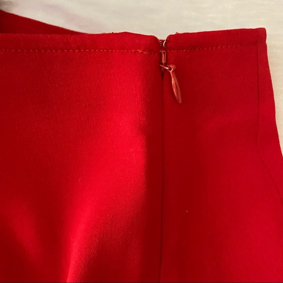 NWT Club Monaco Cecilia Shorts - red, size 0 - Picture 4 of 10